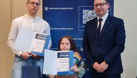 Sukces naszych uczniów w etapie regionalnym konkursu PIP „Poznaj swoje prawa w pracy”!